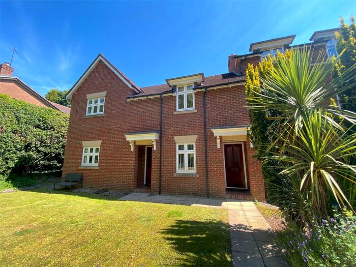 2 Bedroom Flat To Rent In Thornhill Court, - Thornhill Road, Sutton Coldfield, West Midlands, B74