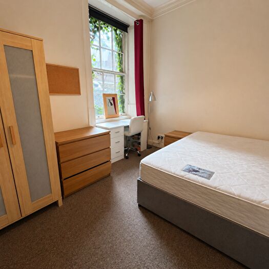 2 Bedroom Flat To Rent In , Broughton Street, Edinburgh, EH1