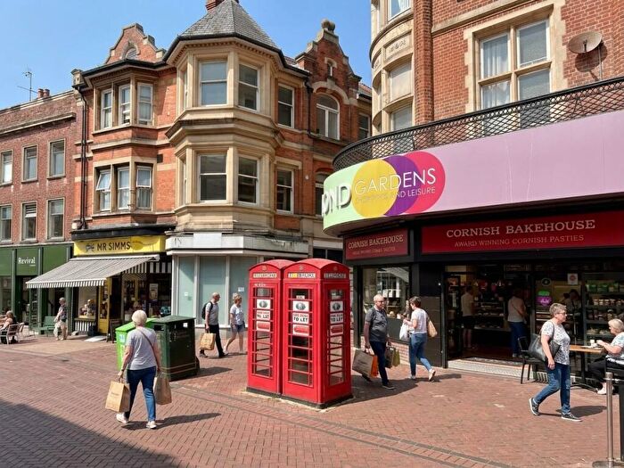 2 Bedroom Flat To Rent In Old Christchurch Road, Town Centre, BH1