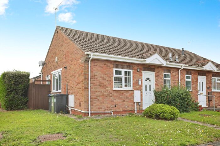 3 Bedroom Semi-Detached Bungalow For Sale In Crutchley Way, Whitnash, Leamington Spa, CV31