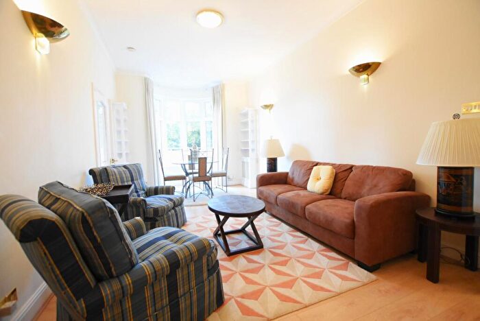 2 Bedroom Flat To Rent In William Court, London, NW8