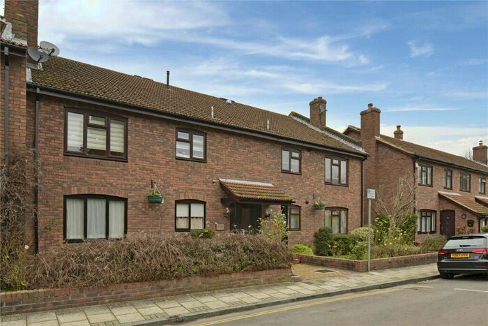 2 Bedroom Apartment To Rent In Eton Square, Eton, Windsor, Berkshire, SL4