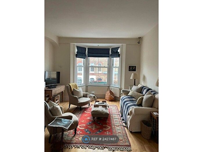 2 Bedroom Flat To Rent In Shakespeare Road, London, SE24