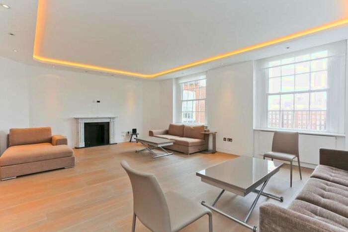 4 Bedroom Flat To Rent In North End House, Fitzjames Avenue, Kensington, W14