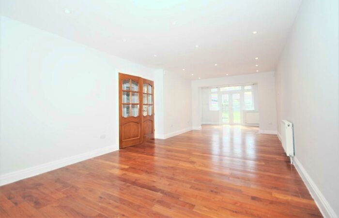 4 Bedroom Semi-Detached House To Rent In Greystoke Avenue, Pinner, HA5