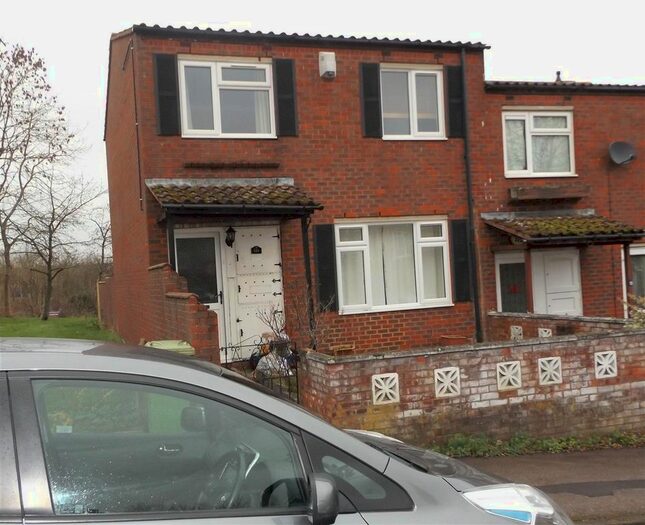 3 Bedroom Property To Rent In Turnmill Avenue, Springfield, Milton Keynes, MK6