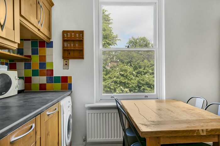 3 Bedroom Maisonette To Rent In Hornsey Rise, London, N19