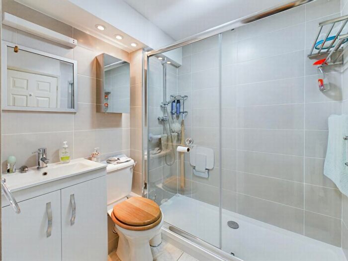 2 Bedroom Flat For Sale In Heath Road, Haywards Heath, RH16