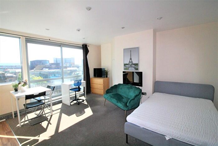 Studio To Rent In Broughton House, West Street, S1