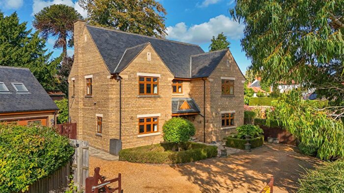 5 Bedroom Detached House For Sale In Cotton Meadow, Northampton, NN5