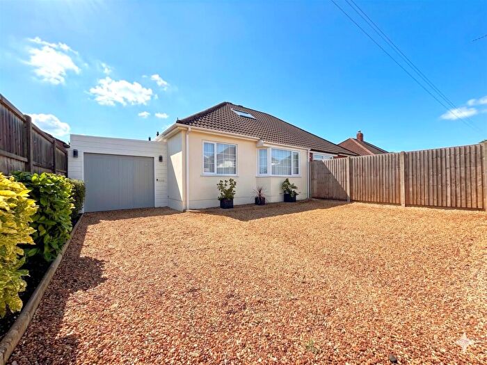3 Bedroom Semi-Detached House For Sale In Napier Crescent, Fareham, PO15