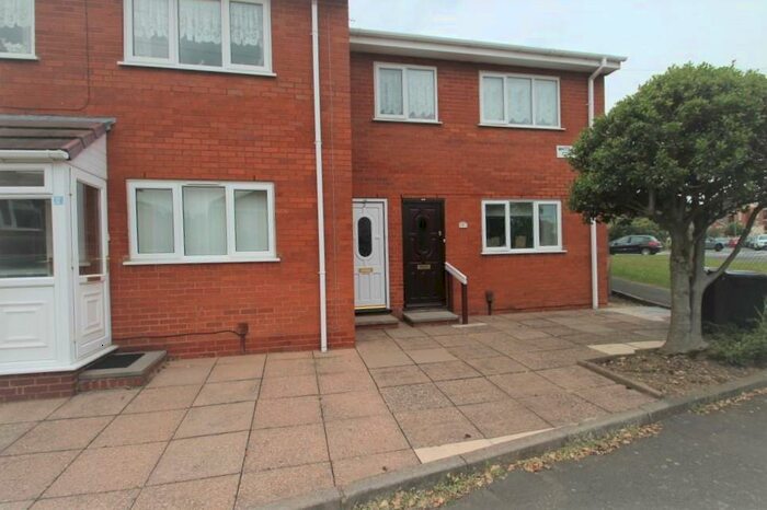 2 Bedroom Flat For Sale In Wall Well Lane, Halesowen, B63