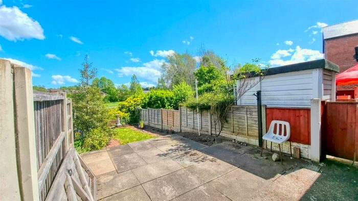 2 Bedroom End Of Terrace House To Rent In Derby Road, Chesterfield, Derbyshire, S40