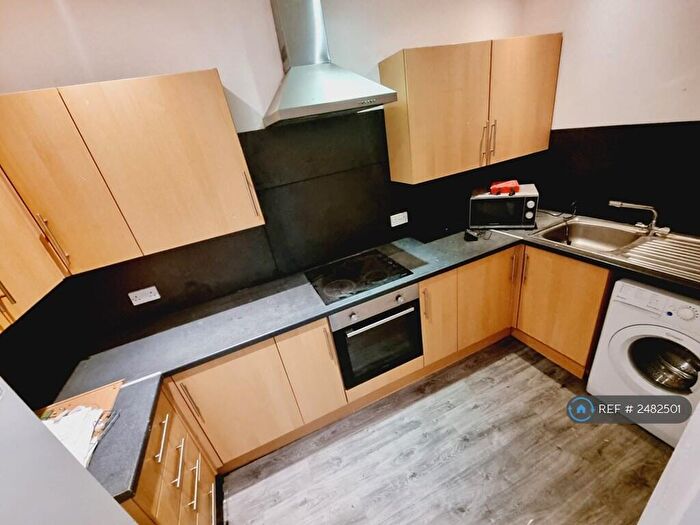 4 Bedroom Flat To Rent In Park Road, Glasgow, G4