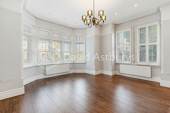 3 Bedroom Apartment To Rent In Crouch Hall Road, Crouch End, London, N8