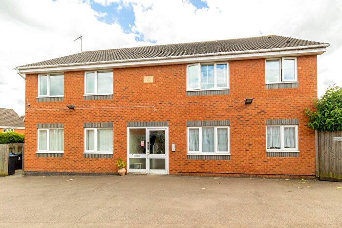 2 Bedroom Flat For Sale In High Street, Burton Latimer, Kettering, NN15