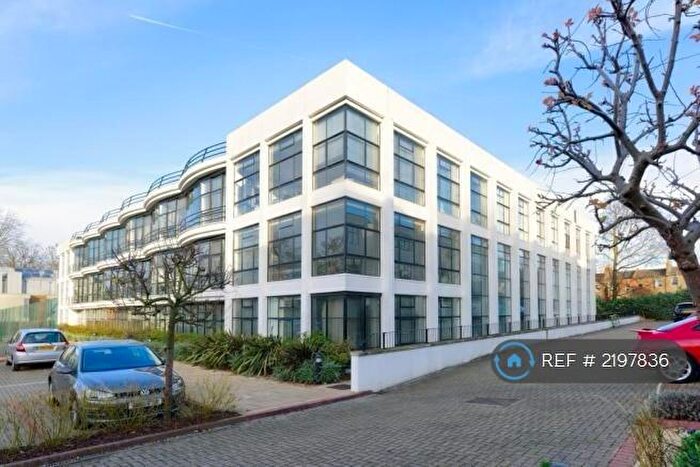 2 Bedroom Flat To Rent In Pioneer Centre, London, SE15