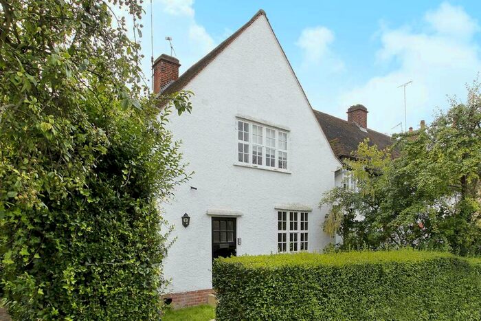 3 Bedroom House To Rent In Asmuns Hill, Hampstead Garden Suburb, London, NW11
