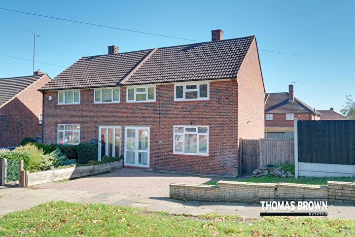3 Bedroom Semi-Detached House For Sale In St. Pauls Wood Hill, Orpington, BR5