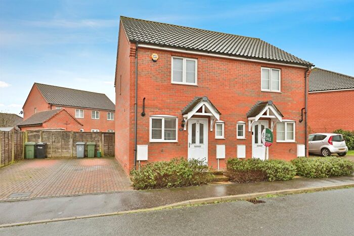 2 Bedroom Semi-Detached House For Sale In Maurecourt Drive, Brundall, Norwich, NR13