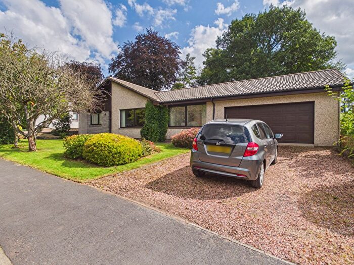 4 Bedroom Bungalow For Sale In Woodlands Park, Blairgowrie, Perthshire, PH10