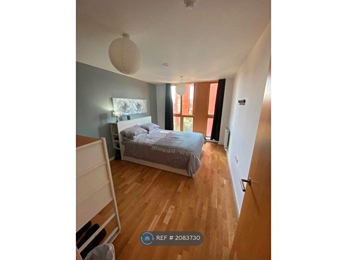 1 Bedroom Flat To Rent In Watermans Place, Leeds, LS1