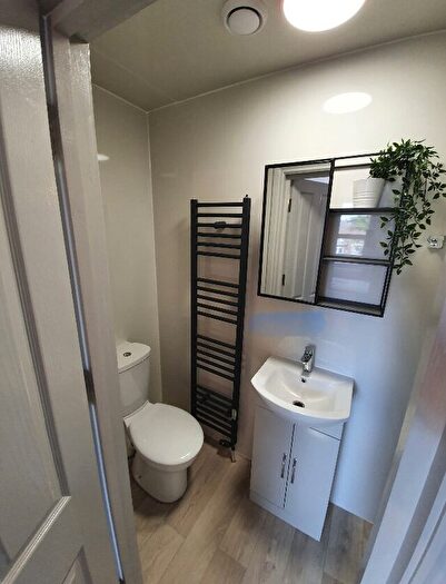 Studio To Rent In Ringstead Road, London, SE6