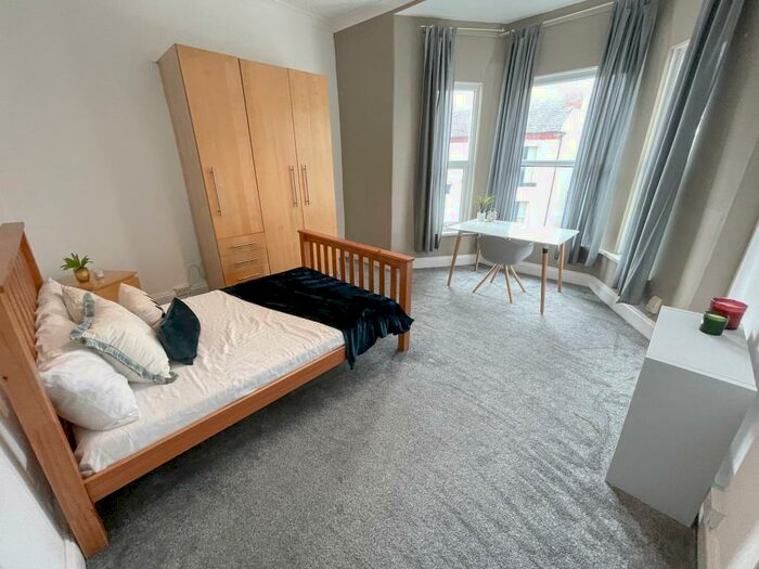 5 Bedroom Terraced House To Rent In Lesseps Road, L8