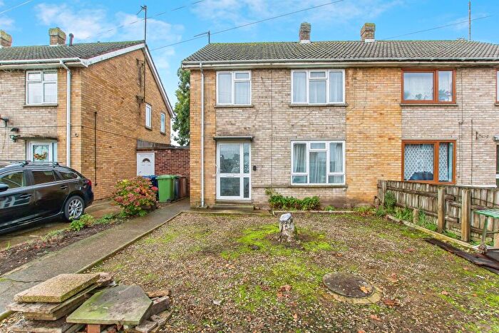 3 Bedroom Semi Detached House To Rent In Grosvenor Road, Wisbech, PE13