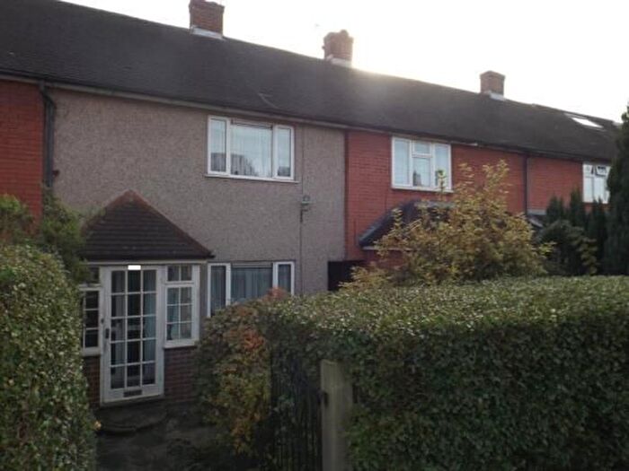 4 Bedroom Detached House To Rent In Burrow Road, Chigwell, IG7