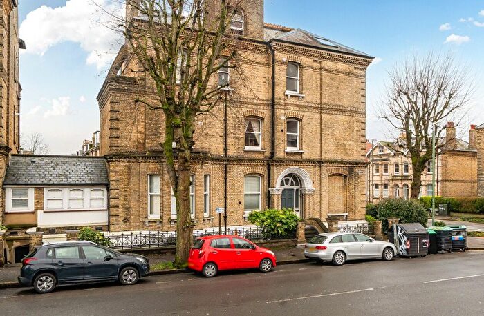 2 Bedroom Flat For Sale In Eaton Road, Hove, East Sussex, BN3