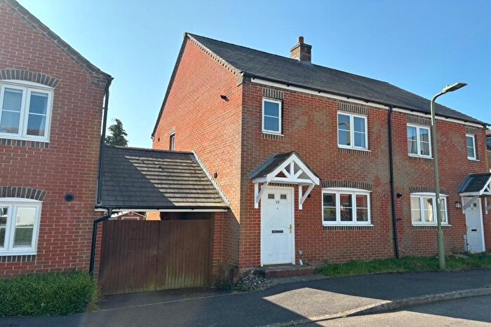 2 Bedroom Semi-Detached House To Rent In Collingwood Way, Petersfield, GU31