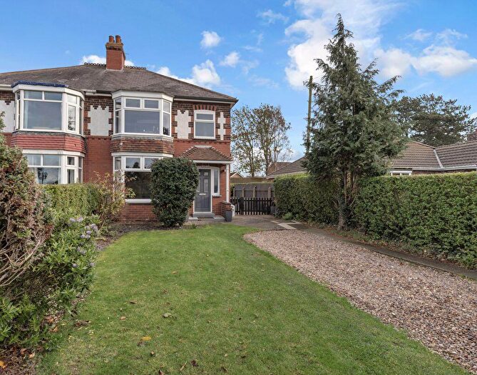 3 Bedroom Semi-Detached House For Sale In Stallingborough Road, Immingham, DN40