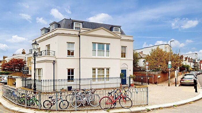 2 Bedroom Flat To Rent In Charlwood Rd, West Putney, SW15