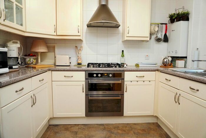 3 Bedroom Detached Bungalow For Sale In Dunrobin Crescent, Stewartfield, East Kilbride G74