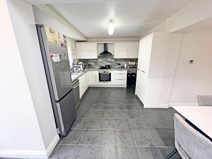 4 Bedroom Detached House For Sale In Highfield Crescent, Wigston, Leicestershire, LE18