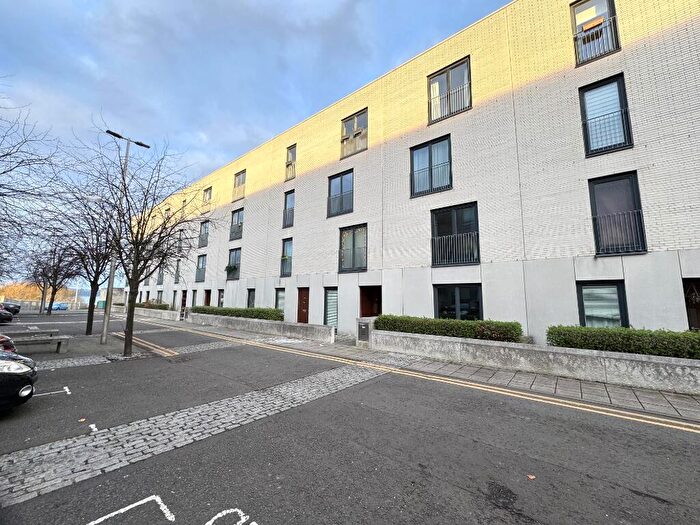 2 Bedroom Flat To Rent In Saltire Street, Newhaven, Edinburgh, EH5