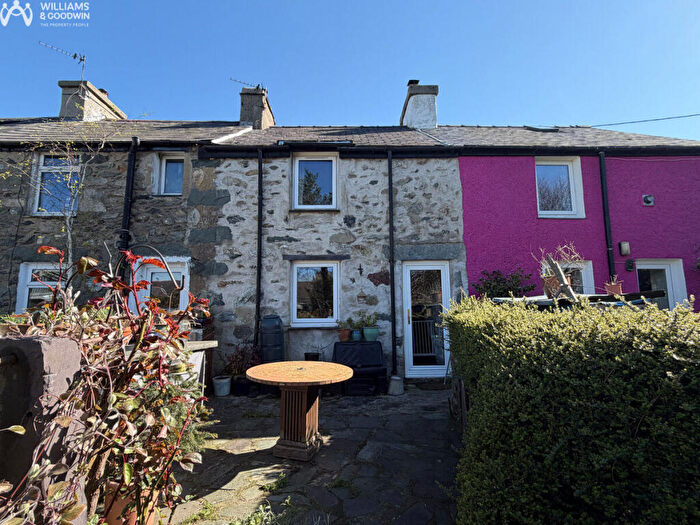 2 Bedroom Cottage For Sale In Britannia Street, Llanllechid, Gwynedd, LL57