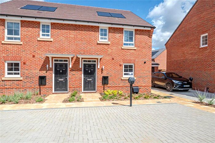 3 Bedroom Semi-Detached House To Rent In Bugle Grove, Finchampstead, RG40