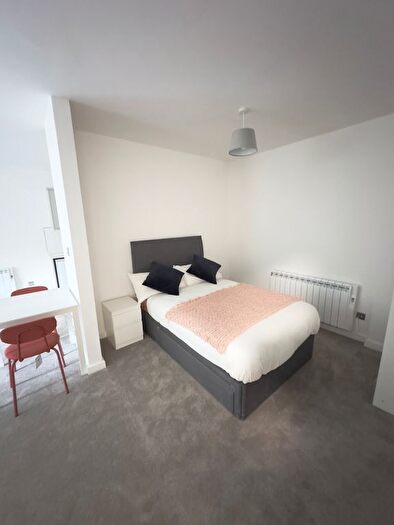 1 Bedroom Flat To Rent In Flat A, Woodsley Road, Leeds, LS2