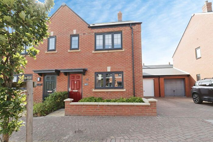 3 Bedroom Semi Detached House For Sale In New Meadow Road, Lightmoor Village, Telford, TF4