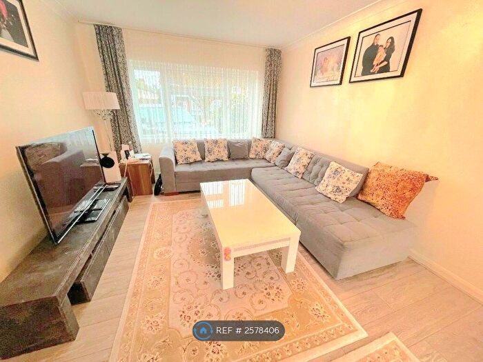 3 Bedroom Terraced House To Rent In White Hart Lane, London, RM7