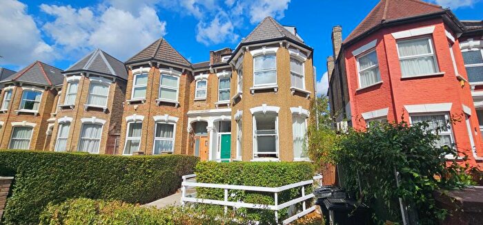 1 Bedroom Apartment To Rent In Fairholt Road, London, N16