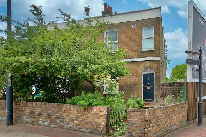 3 Bedroom Terraced House To Rent In Fairfield St, Wandsworth, SW18