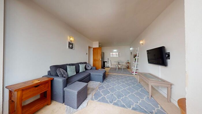 2 Bedroom Apartment To Rent In Little Preston Street, BN1