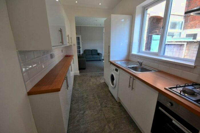 4 Bedroom Terraced House To Rent In Jarrom Street, Leicester, LE2