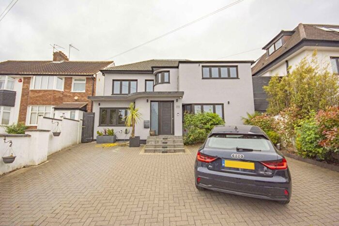 5 Bedroom Detached House To Rent In Gibbs Green, Edgware, HA8