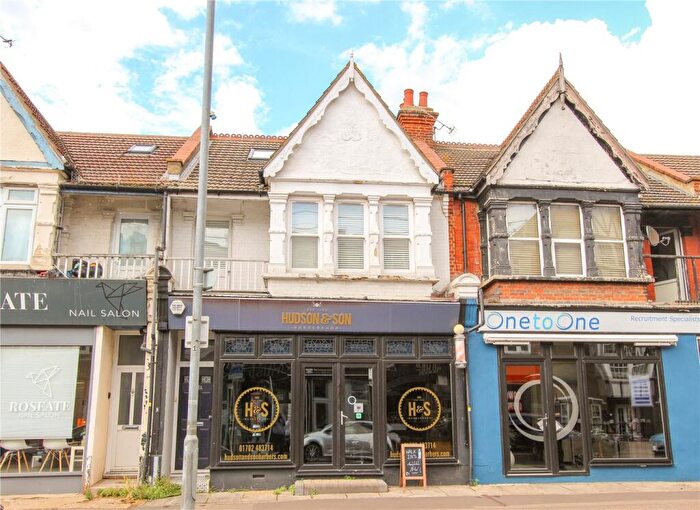 2 Bedroom Maisonette For Sale In Leigh Road, Leigh-on-Sea, SS9