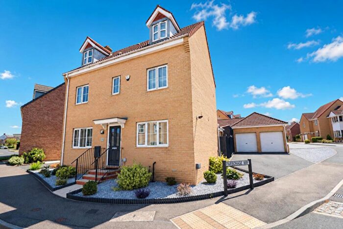 5 Bedroom Detached House For Sale In Vicarage Road, Rushden, NN10