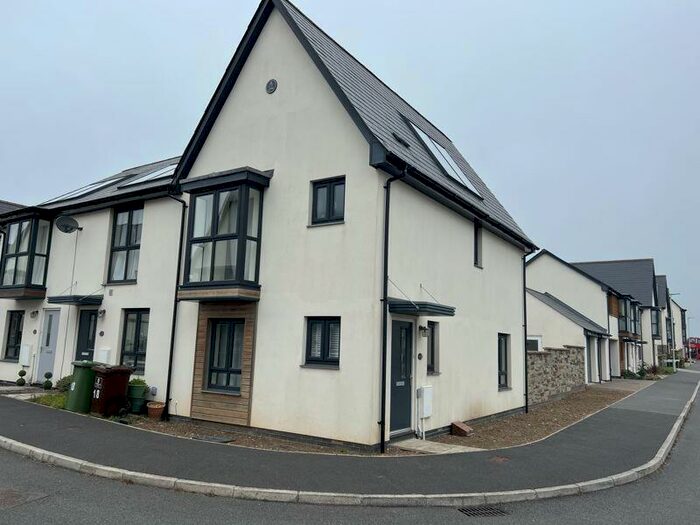 3 Bedroom House To Rent In Albacore Drive Derriford - Minutes Walking Distance To The Hospital, PL6